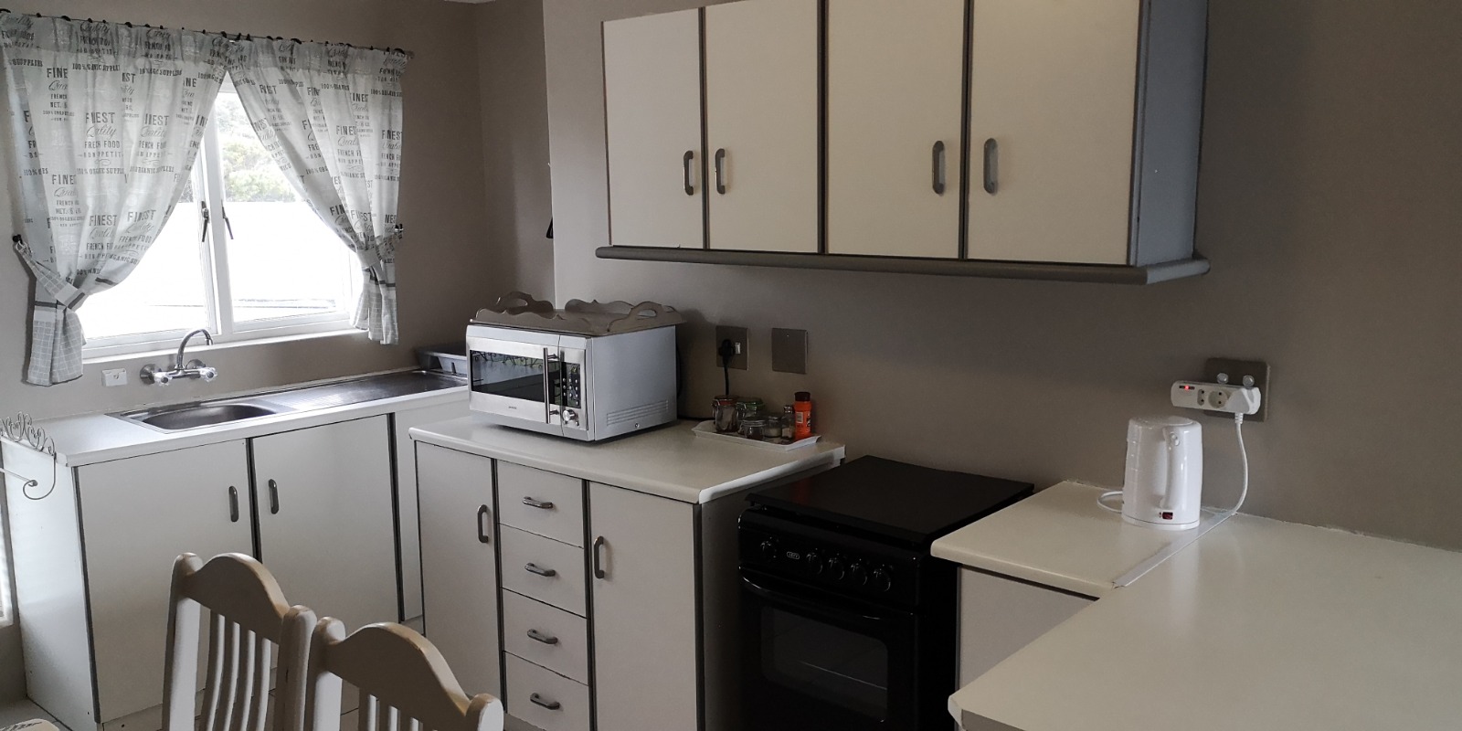 16b, 17 Human Street, Onrus, Hermanus - Photo 2